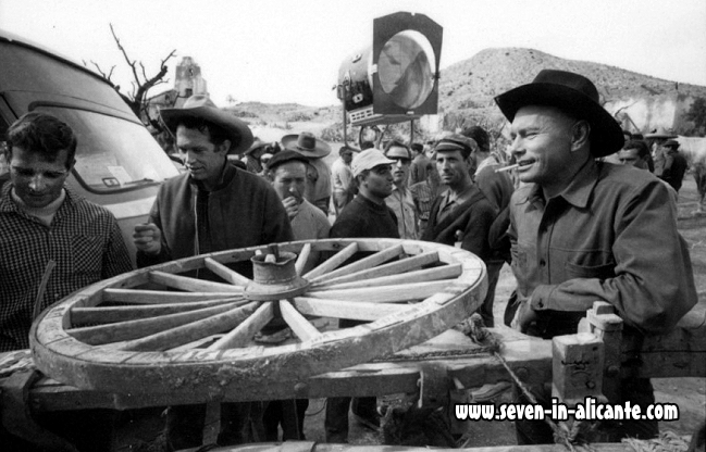 The stakes rise! - Warren Oates and a relaxed Yul Brynner